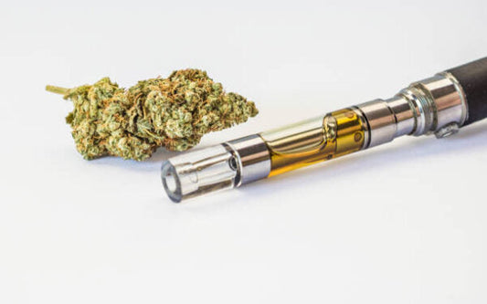 THC Cartridges vs Traditional Smoking: What’s Better?